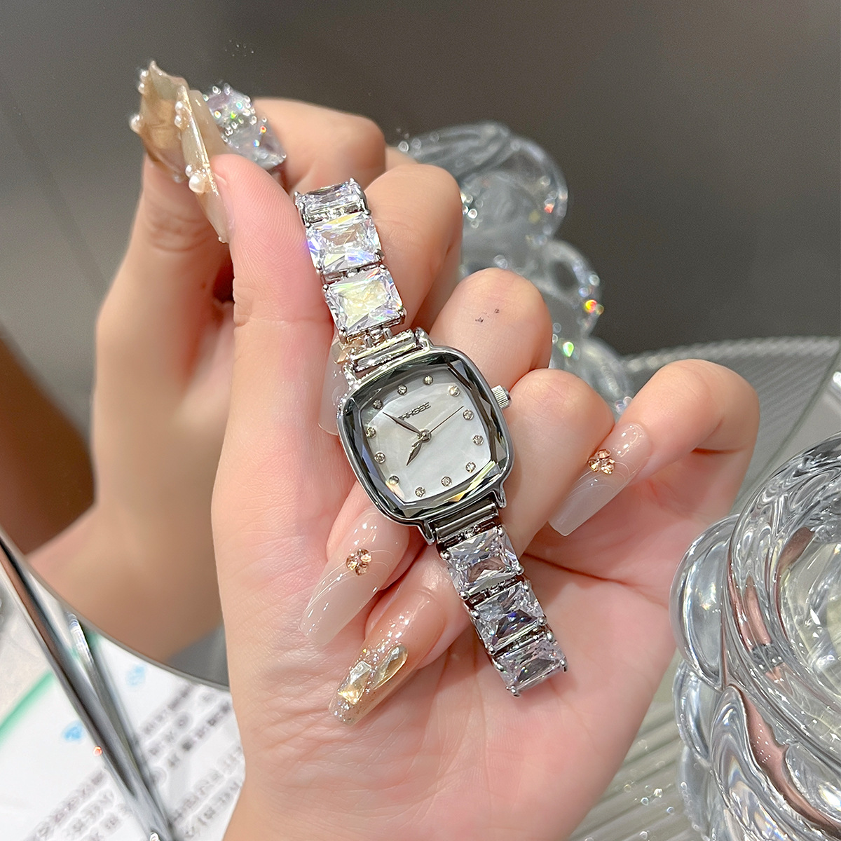 2025 High-end-Frauen Uhr Diama – Luxury Watch Square Bewertung und Preis