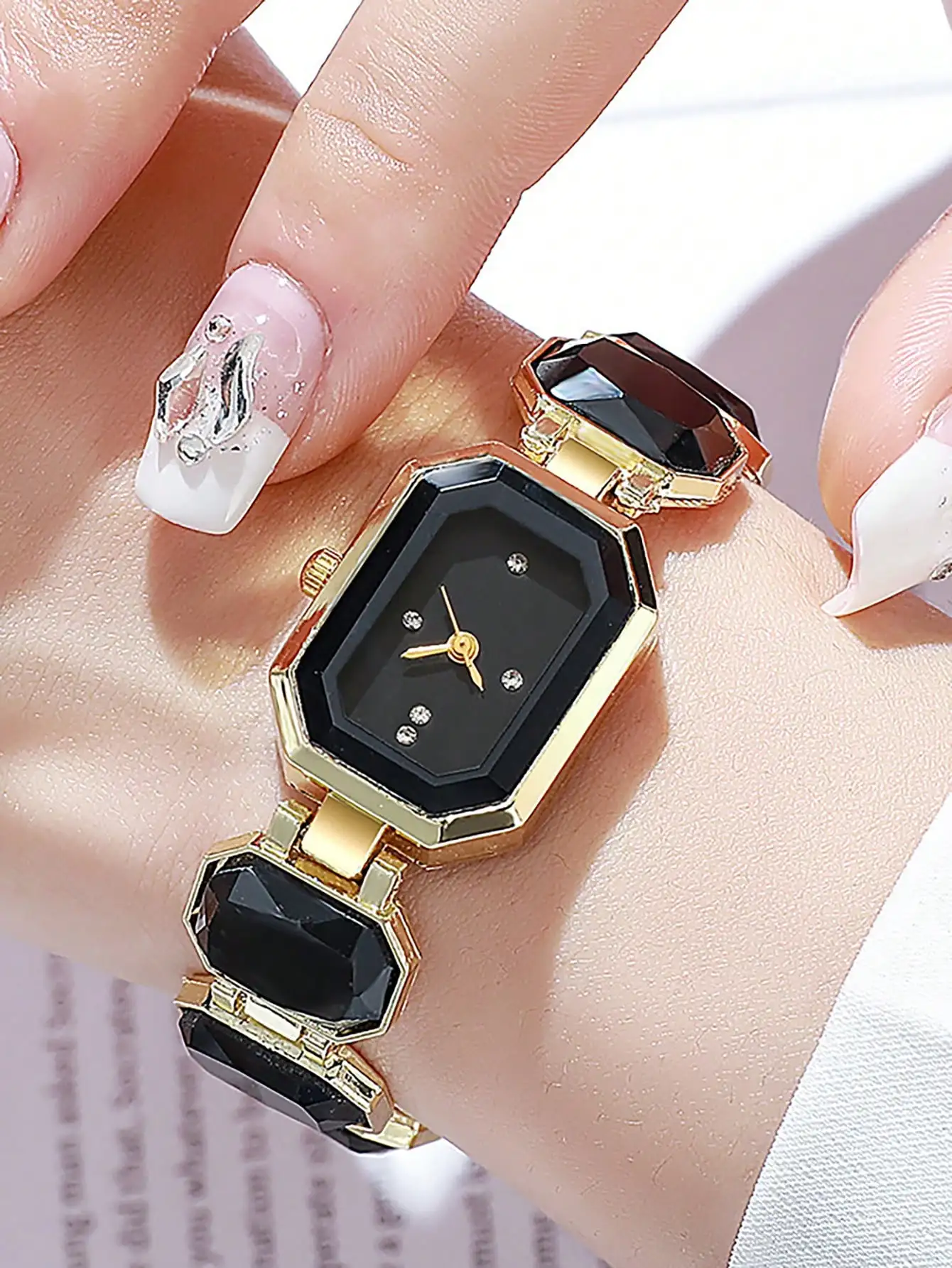 Frauen Quadratische Uhr Luxus  – Luxury Watch Square Bewertung und Preis