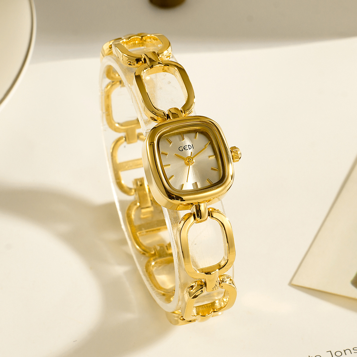 GEDI Marken-Damenuhren: Leicht – Luxury Watch List Bewertung und Preis
